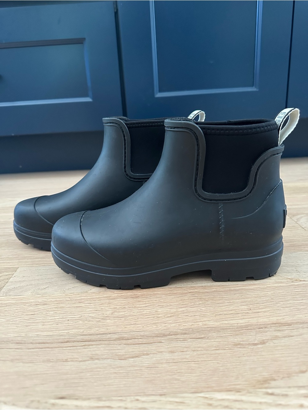 UGG Droplet Waterproof Rain Boots Size 6
